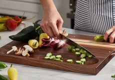 تخته گوشت چوبی یا پلاستیکی