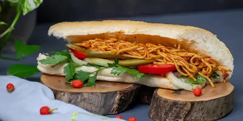 ساندویچ-ماکارانی-در-سفر